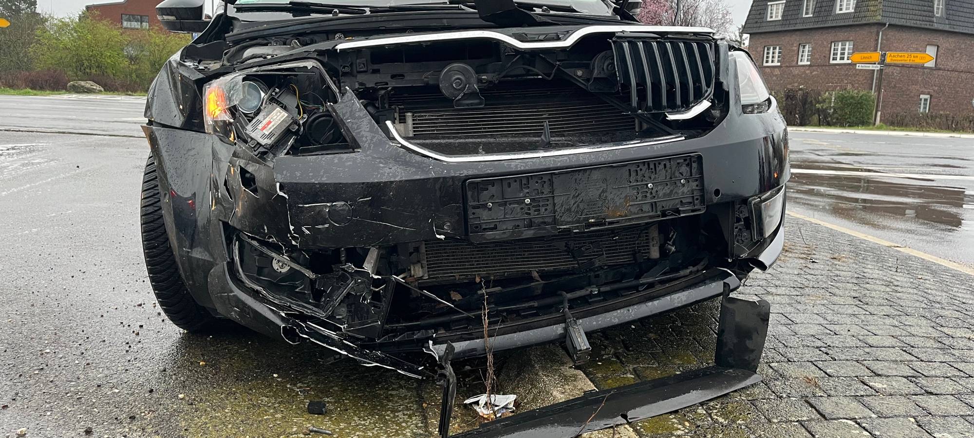 Auto bei Linnich übersehen