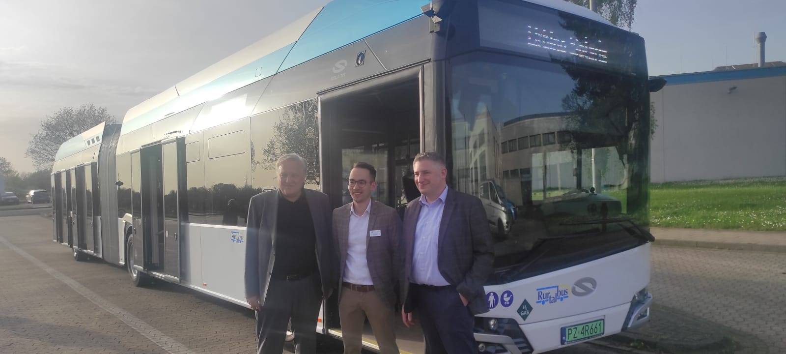 Kreis testet neuen Wasserstoff-Gelenkbus