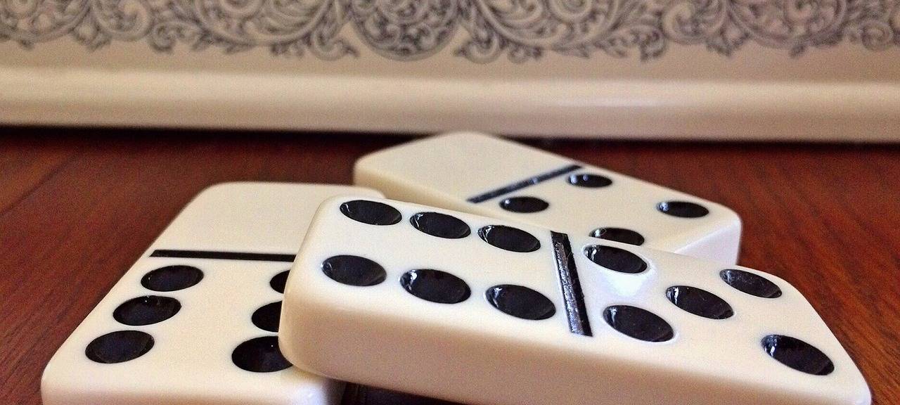 Jülich: Öffentlicher Spieleschrank eröffnet