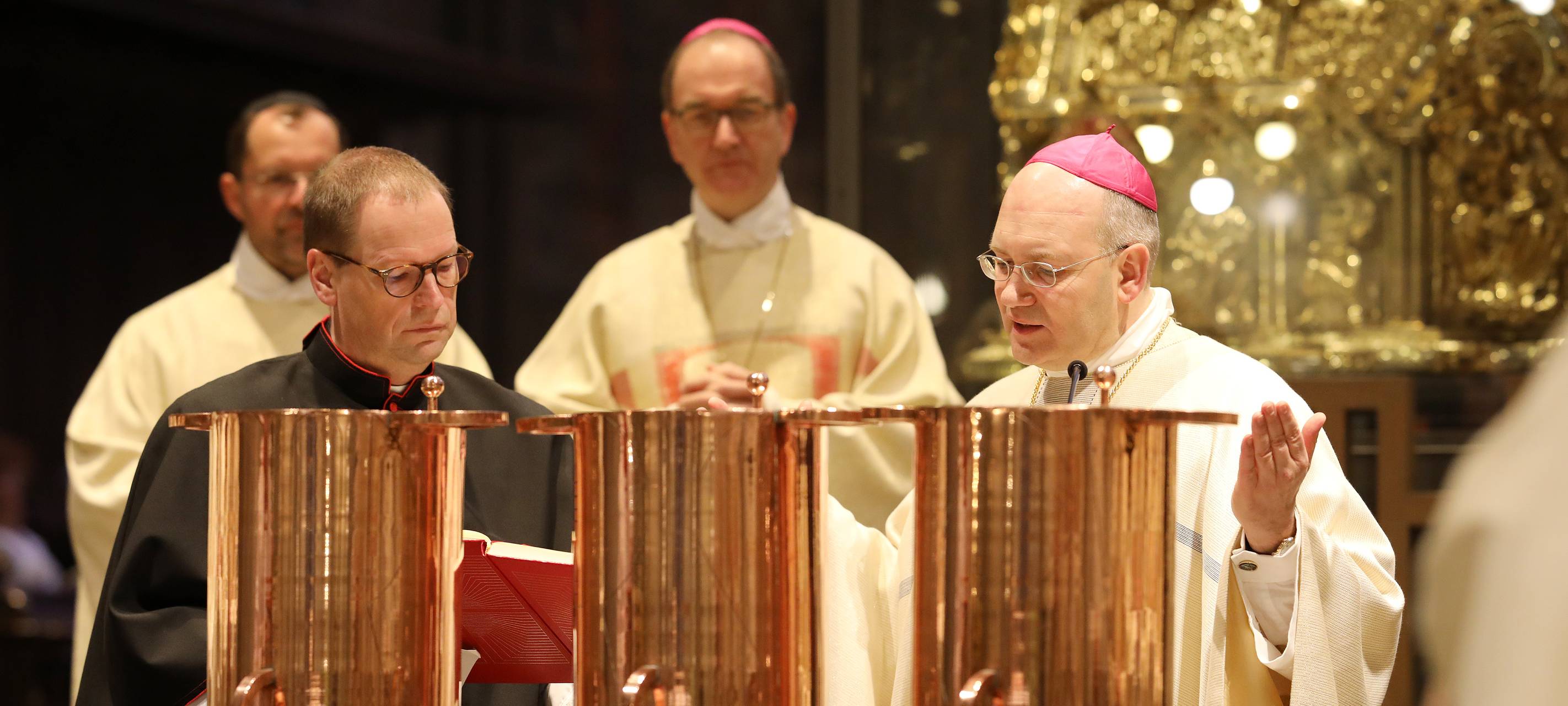 Bischof zu Gottesdiensten