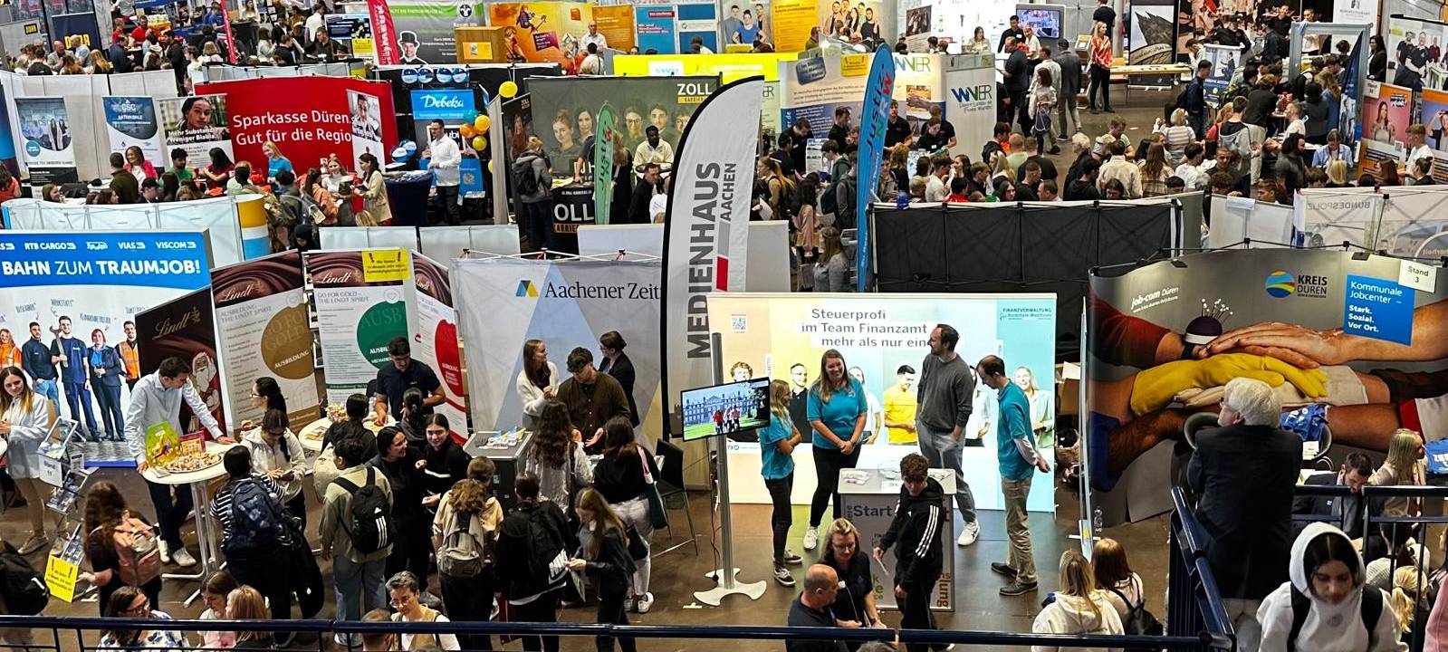 Ausbildungsbörse in der Arena Kreis Düren