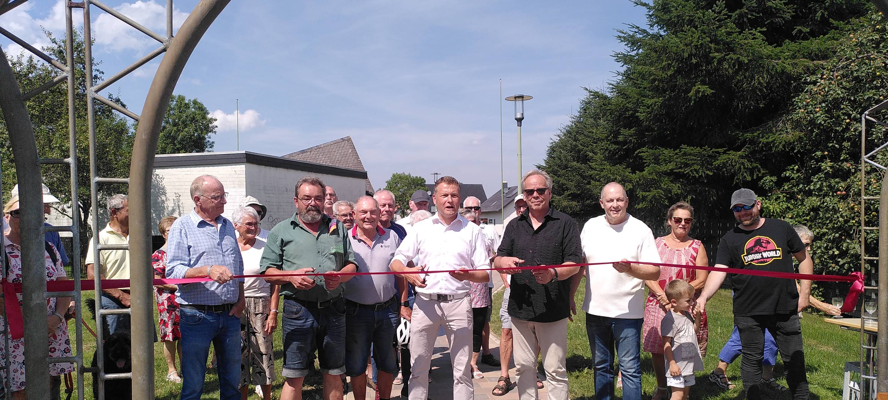 Dorfplatz in Nideggen-Schmidt neu eröfnet
