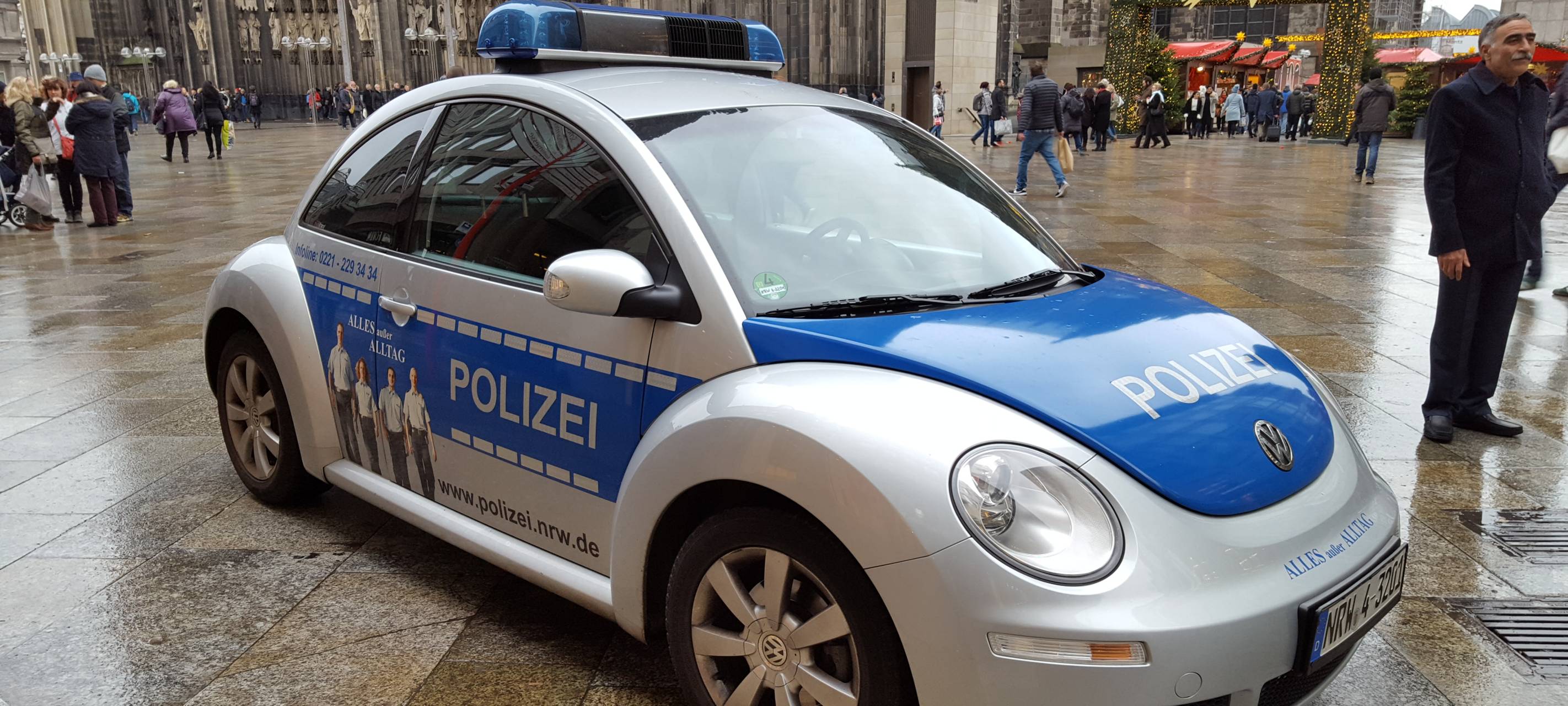 Autos in Düren zerkratzt
