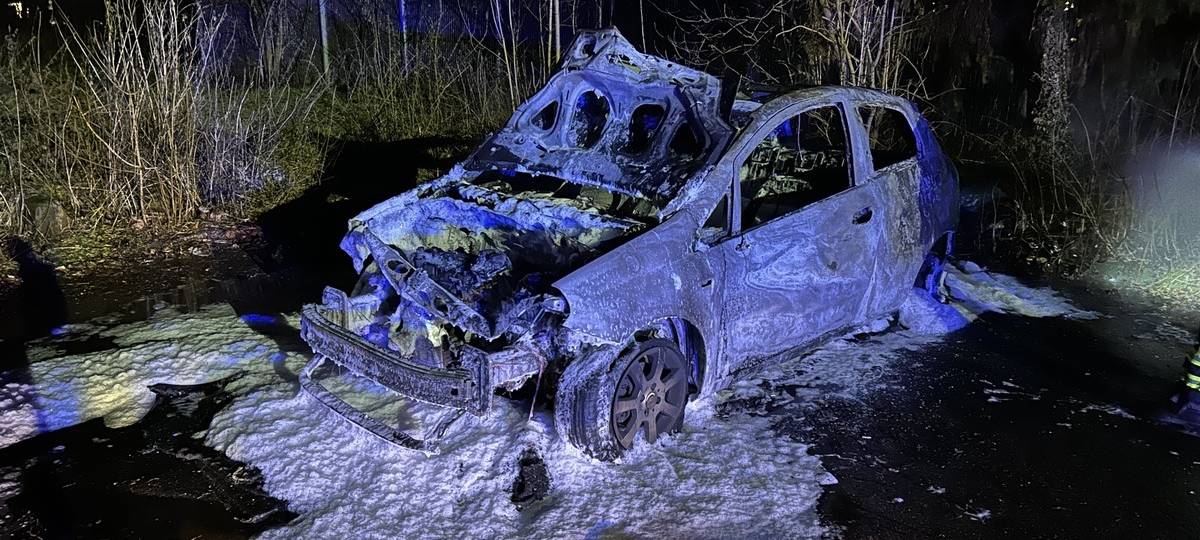 Zeugensuche nach Autobrand in Jülich