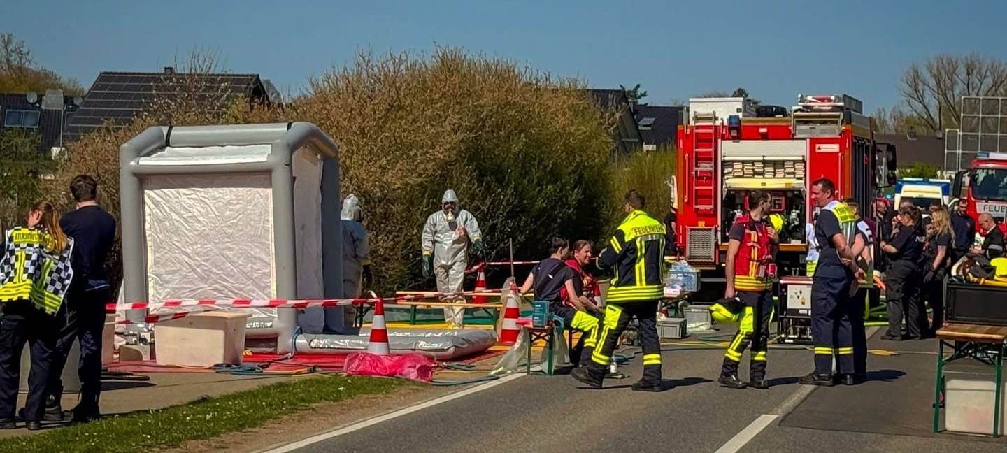 Großeinsatz wegen Verdacht auf Gefahrstoffaustritt in Inden