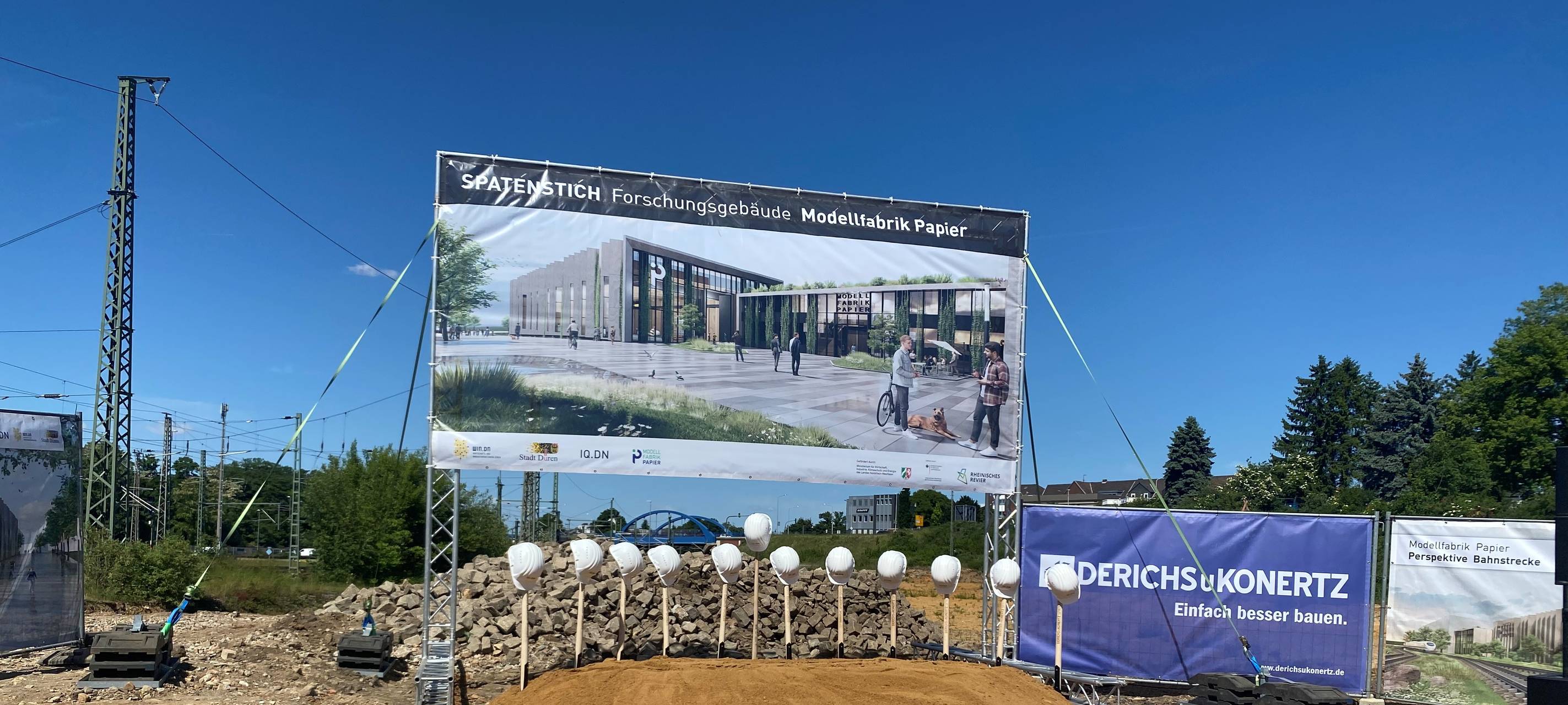Spatenstich für Modellfabrik Papier in Düren