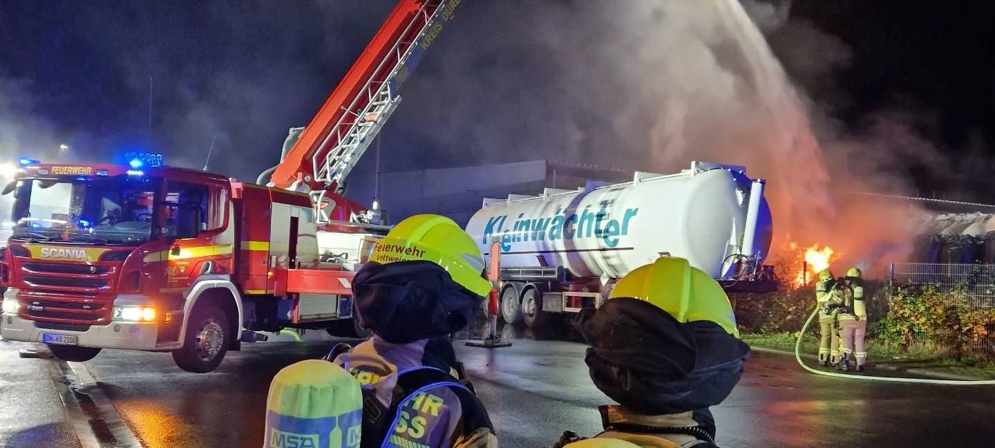 Wieder Brand in Gewerbegebiet in Vettweiß