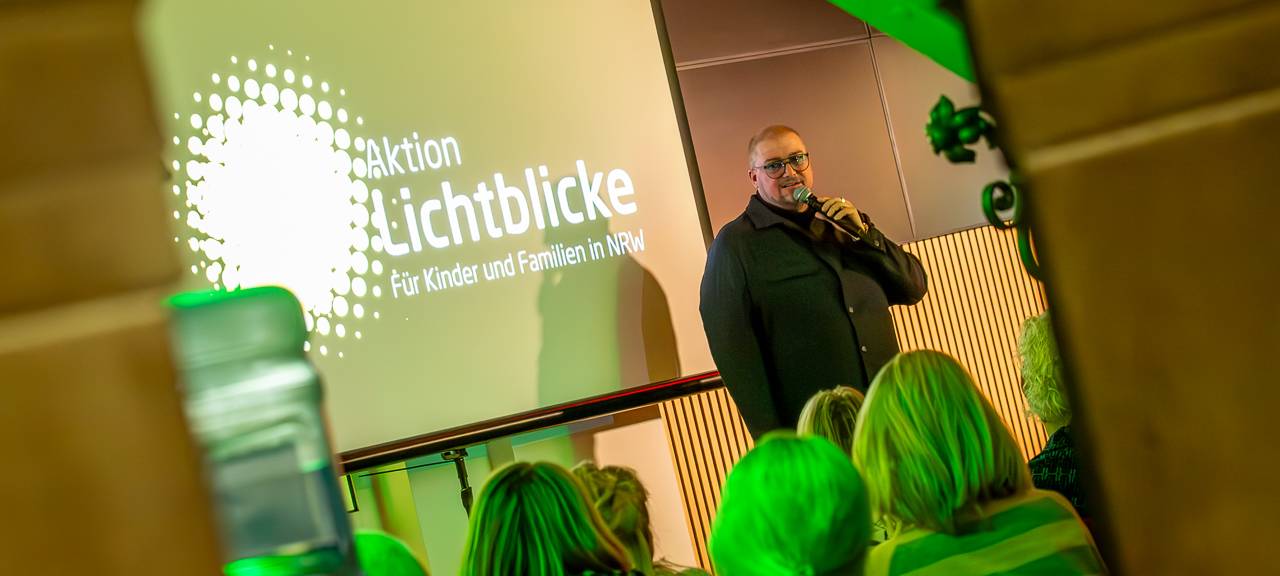 Leon Windscheid – hautnah: Ein unvergesslicher Abend für Aktion Lichtblicke