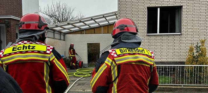 Kellerbrand und Fehlalarm in Düren