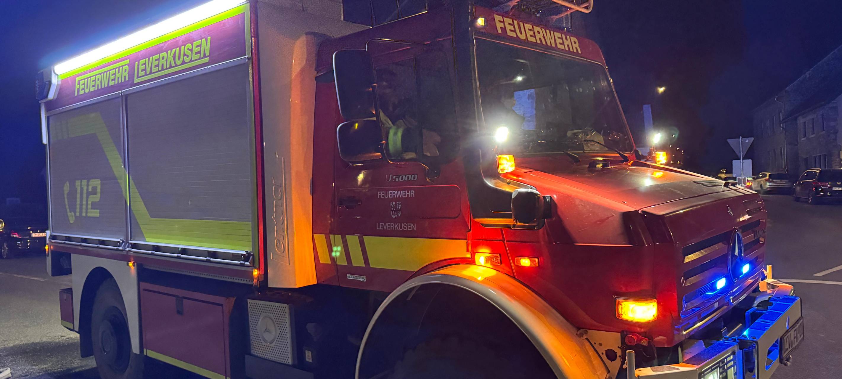 Waldbrand bei Gey: Feuer noch 270 Meter vom Ortsrand entfernt