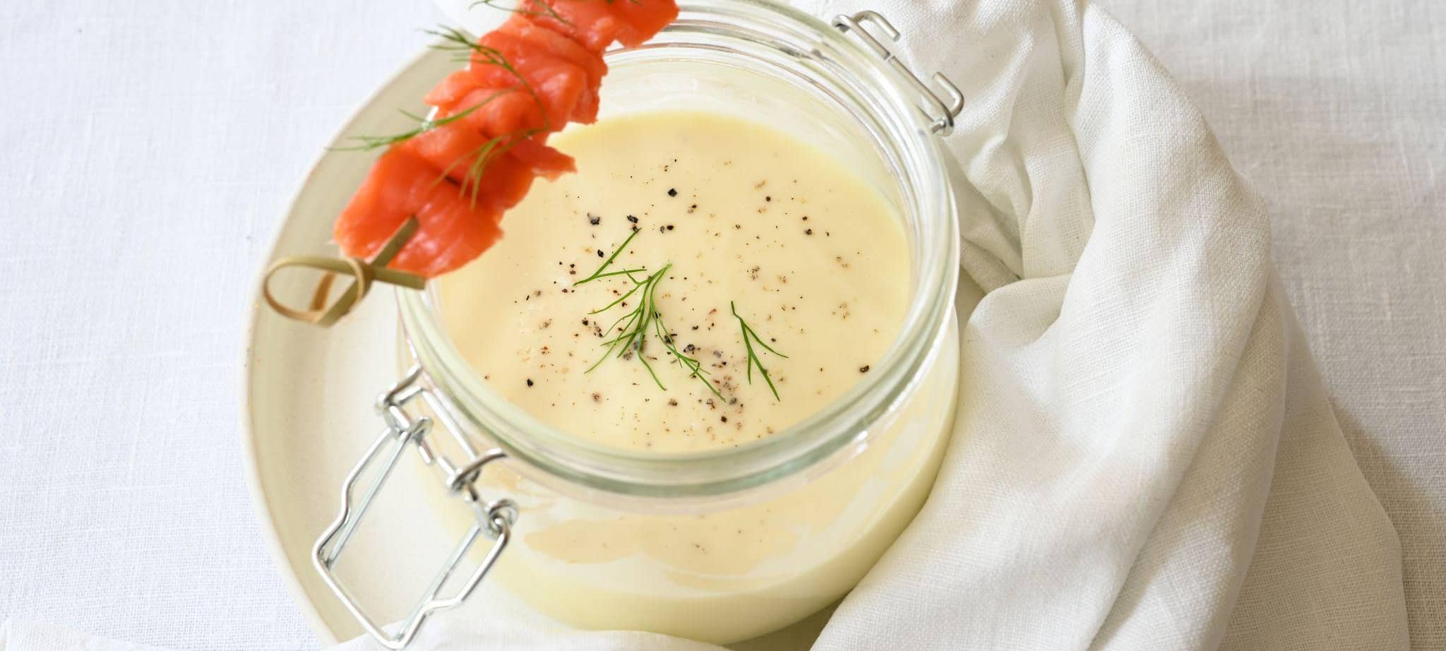 Selleriesuppe mit Wildlachs und Dill