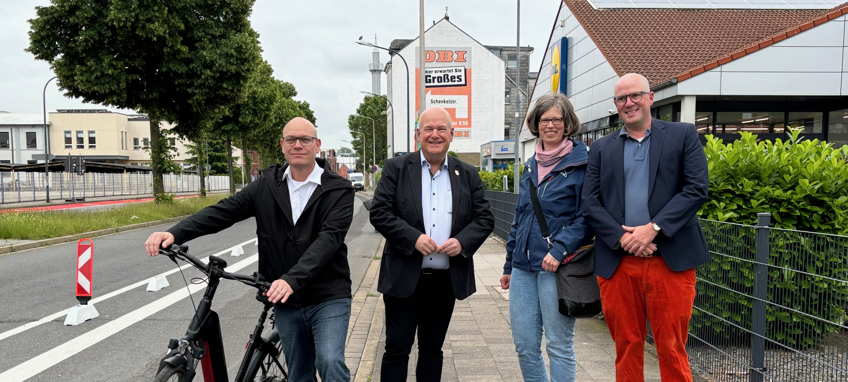 Geschützte Fahrradstreifen auf der Veldener Straße