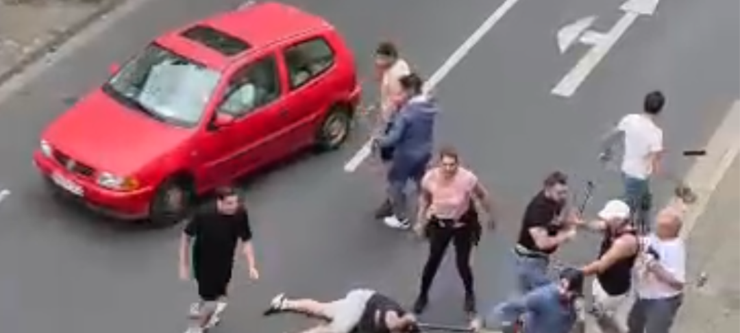 Gewaltsame Auseinandersetzung am Bonner Platz in Düren