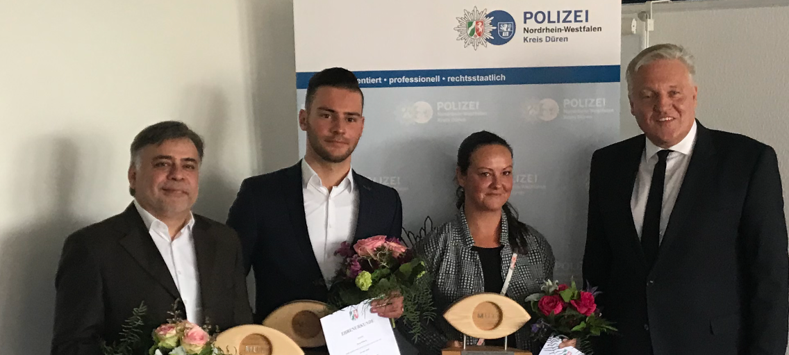 Arash Ghaznavi Monfared, René Wilkens, Vanessa Schmitz und Landrat Spelthahn
